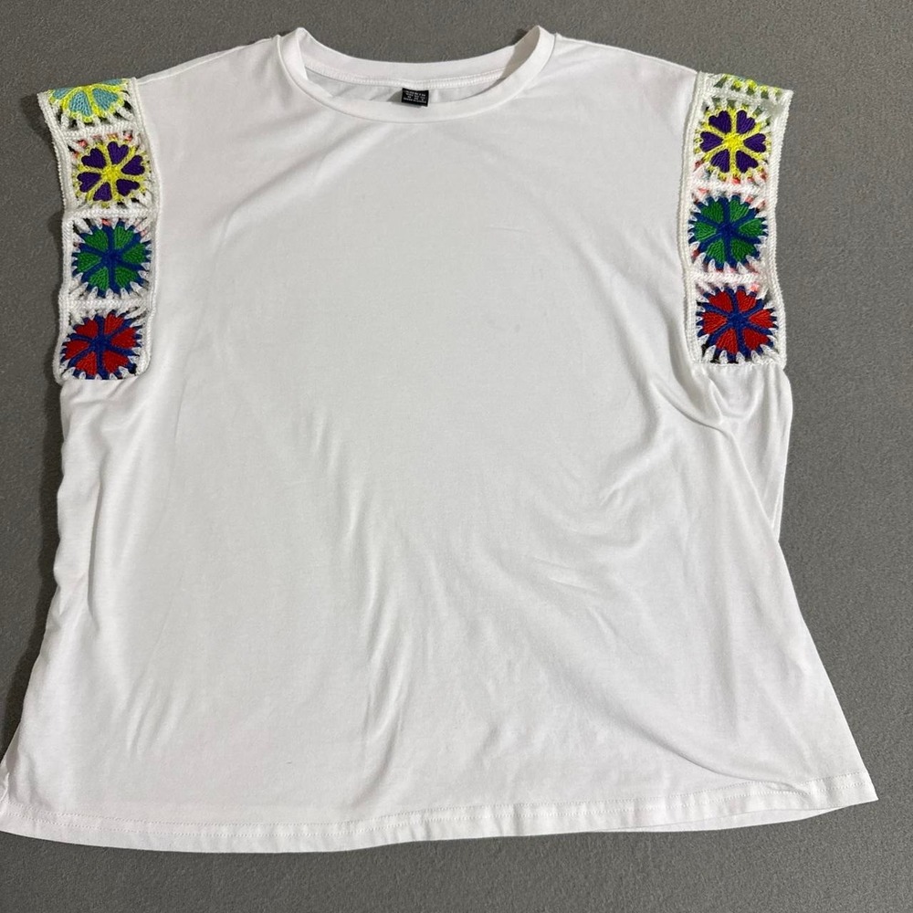 SHEIN white crop top with colorful geometric floral embroidery on shoulders sz M